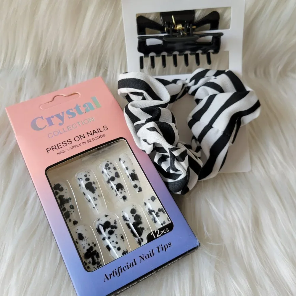 Black & White Accessories Set